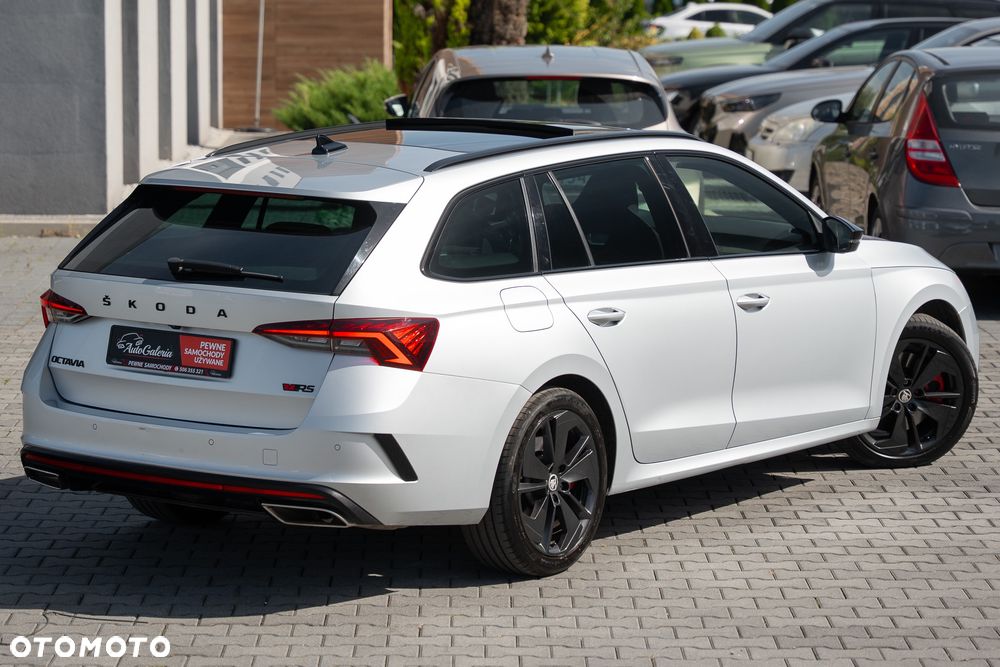 Skoda Octavia 2.0 TSI DSG RS - 12