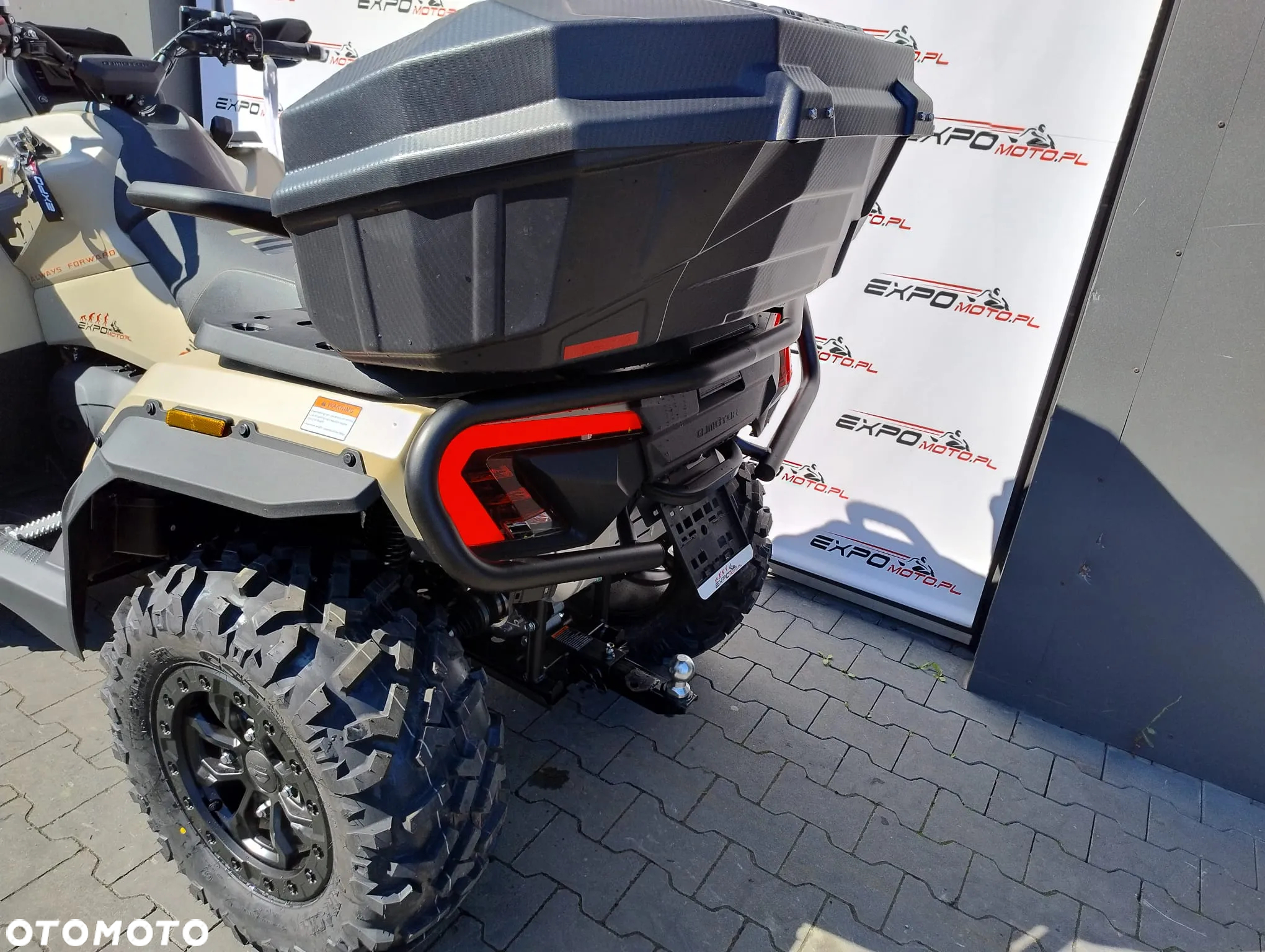 QJMOTOR SFA 1000 - 4