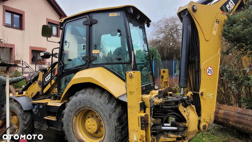 Caterpillar 432F2 - 4