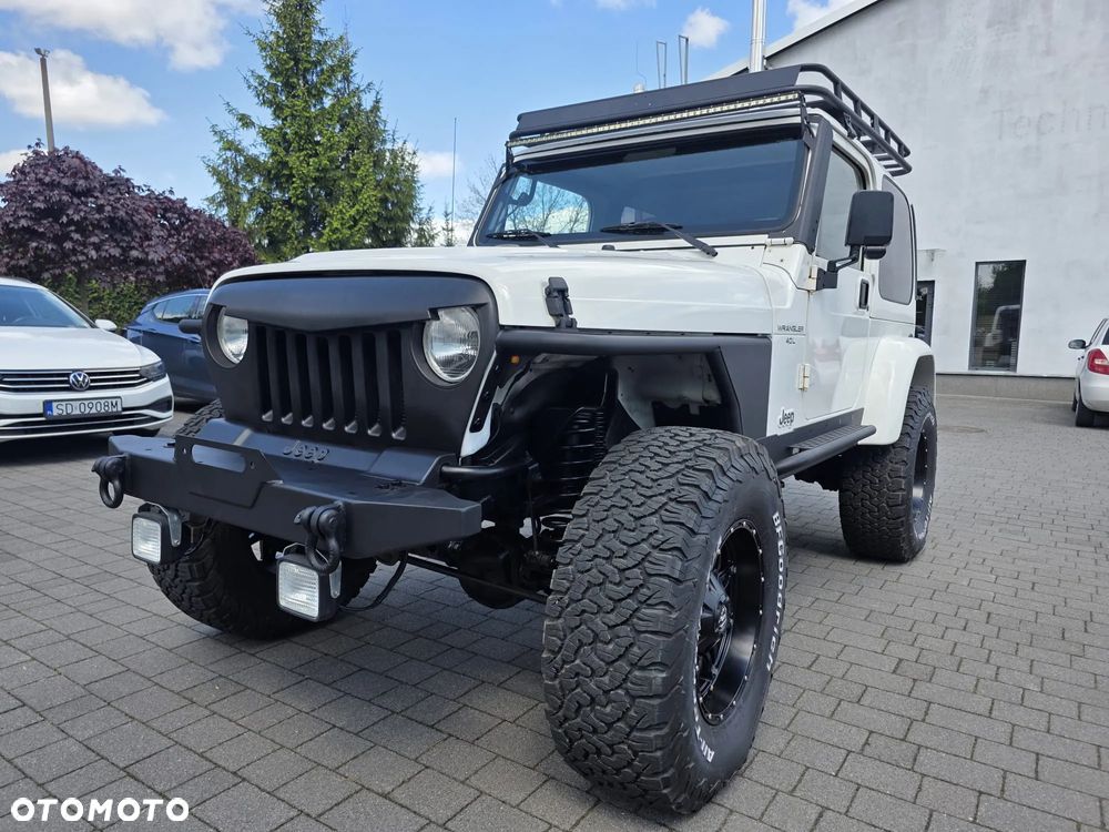 Jeep Wrangler - 11
