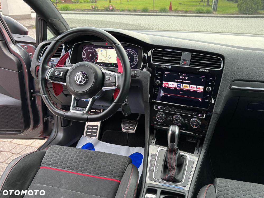 Volkswagen Golf GTI (BlueMotion Technology) DSG Performance - 13
