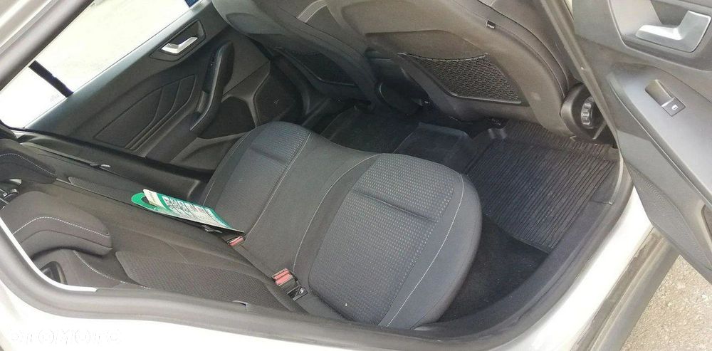 Ford Focus SW 1.0 EcoBoost Trend Edition - 25