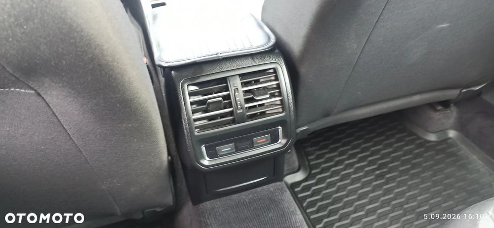 Volkswagen Passat - 14