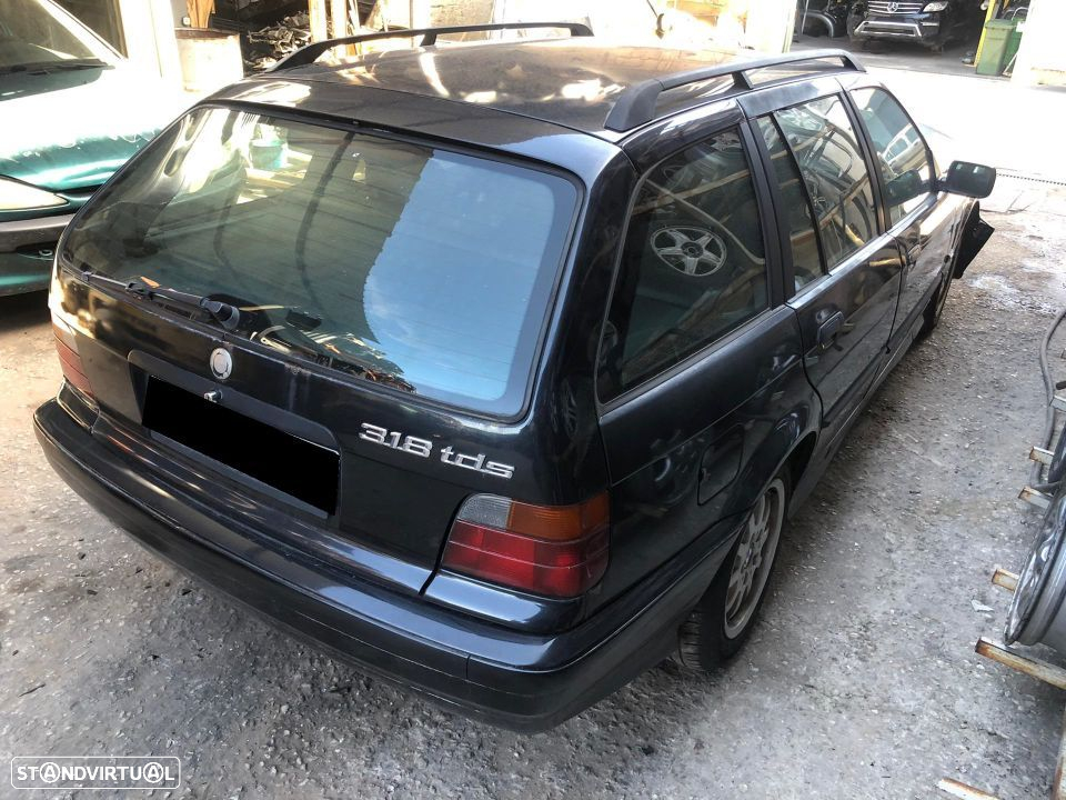 BMW (E36) 318 TDS Touring de 1995 para peças - 3