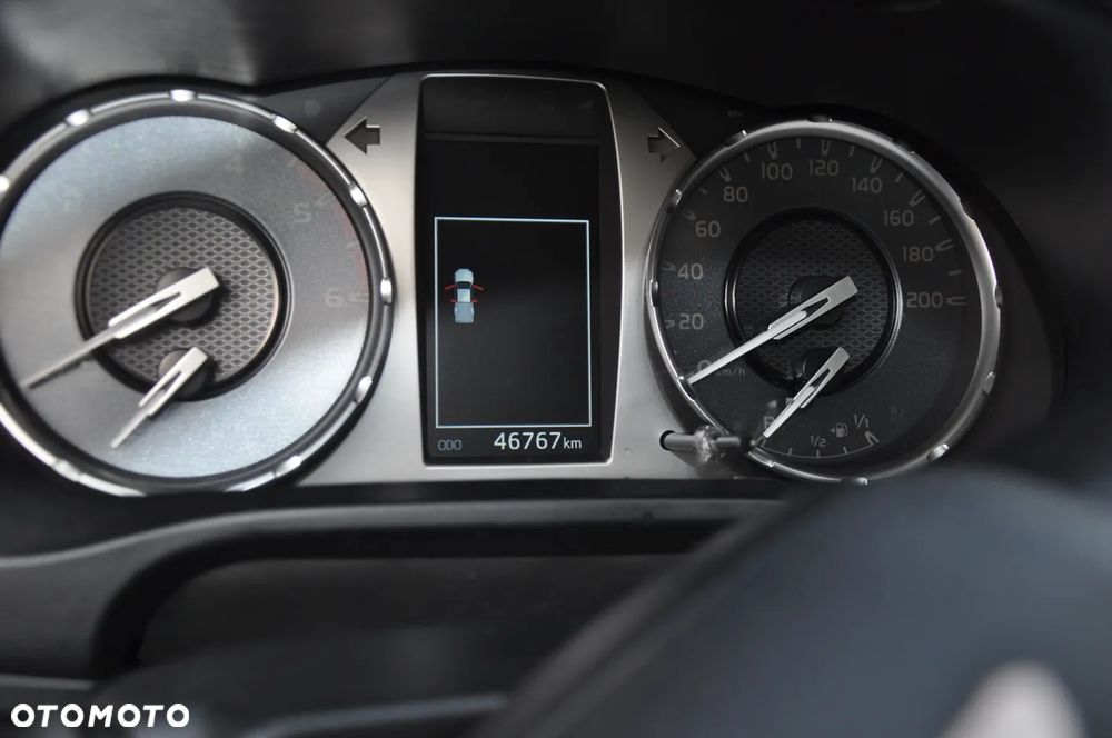 Toyota Hilux 2.4 D-4D Extra Cab DLX 4x4 - 15