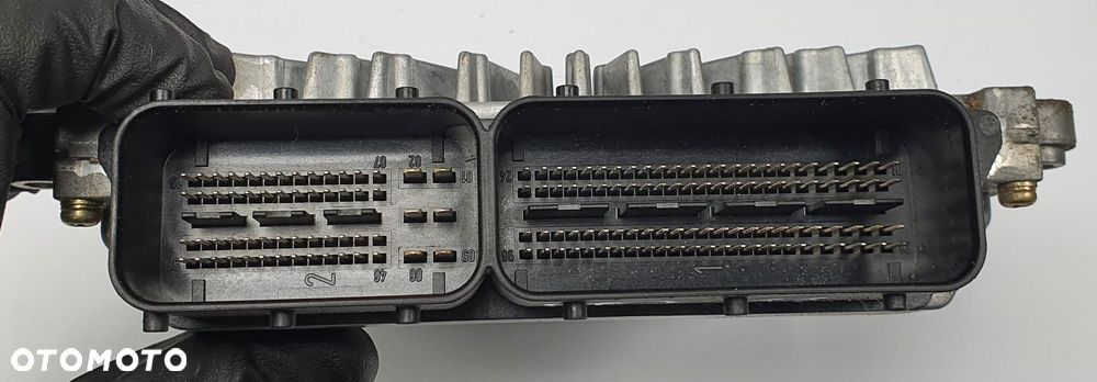 KOMPUTER STEROWNIK SILNIKA VOLVO V50 2.4 B 30650677 - 3