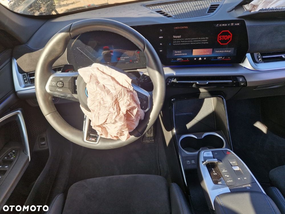 BMW iX1 - 10