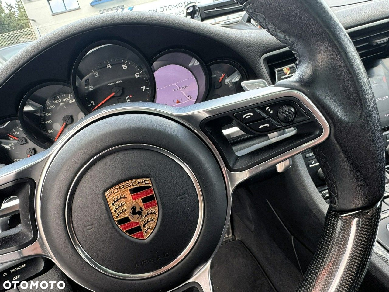 Porsche 911 Carrera - 18