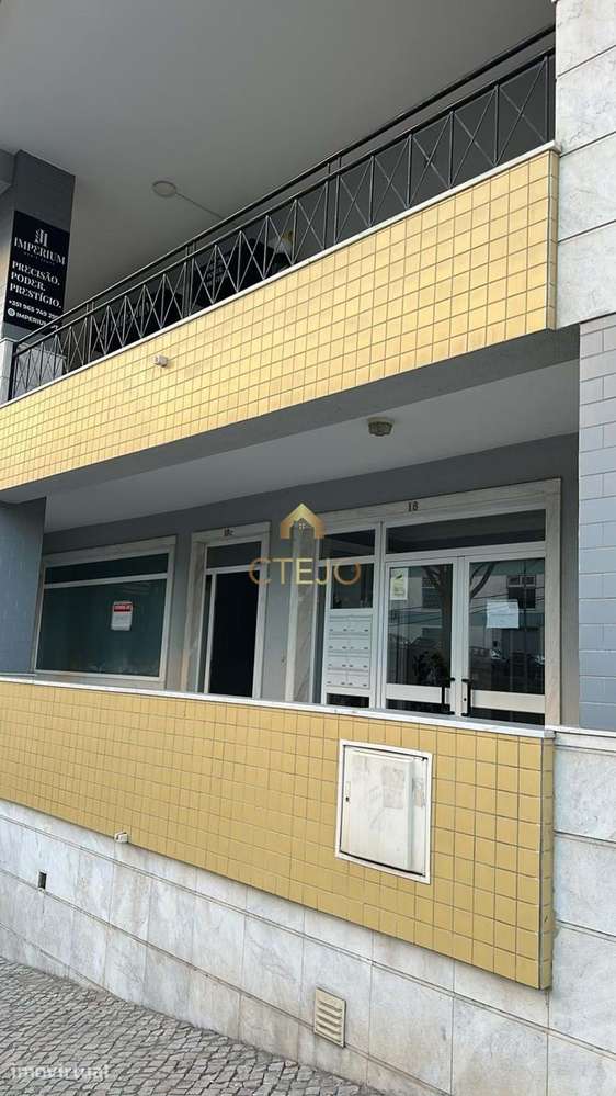 Espaçoso imóvel comercial em Amadora - Grande imagem: 2/7