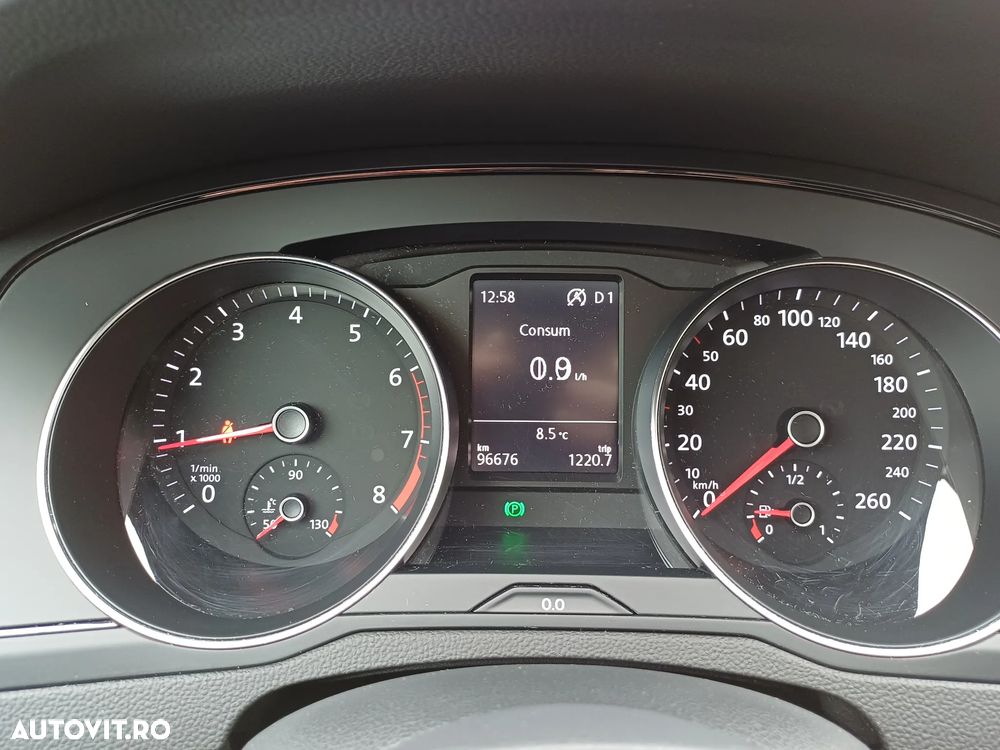 Volkswagen Passat 1.5 TSI ACT DSG Trendline - 24