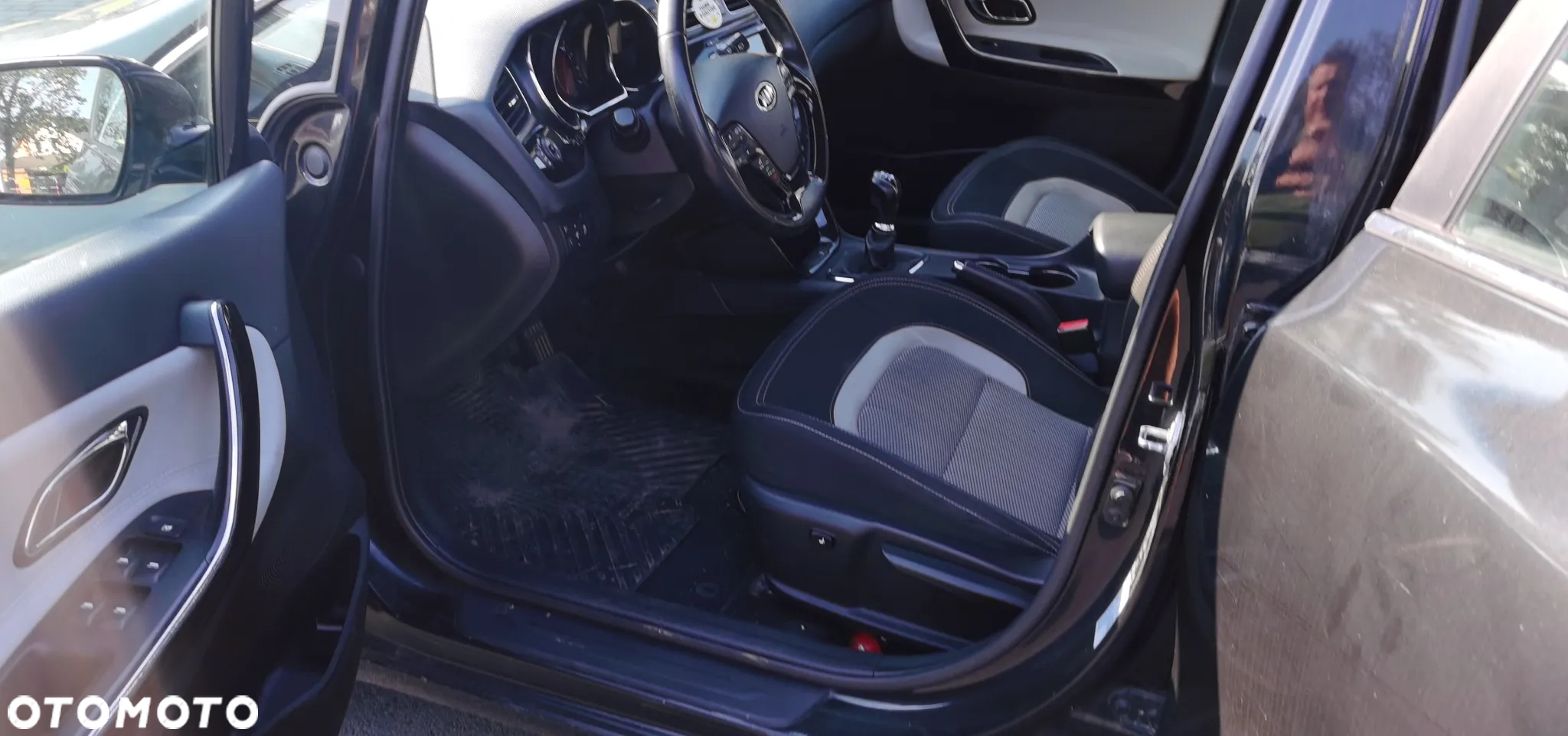 Kia Ceed - 11
