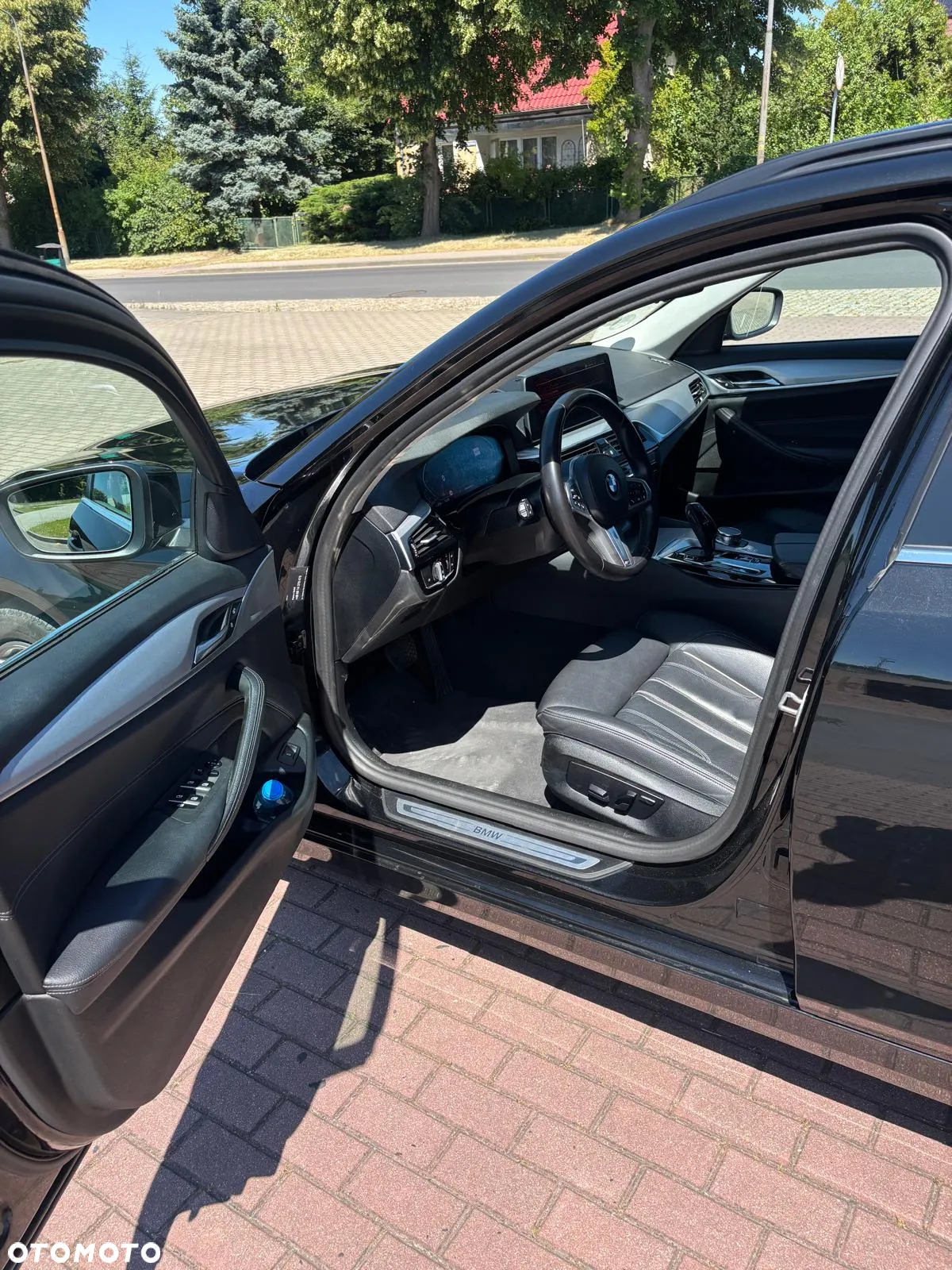 BMW Seria 5 520d Touring Luxury Line - 25