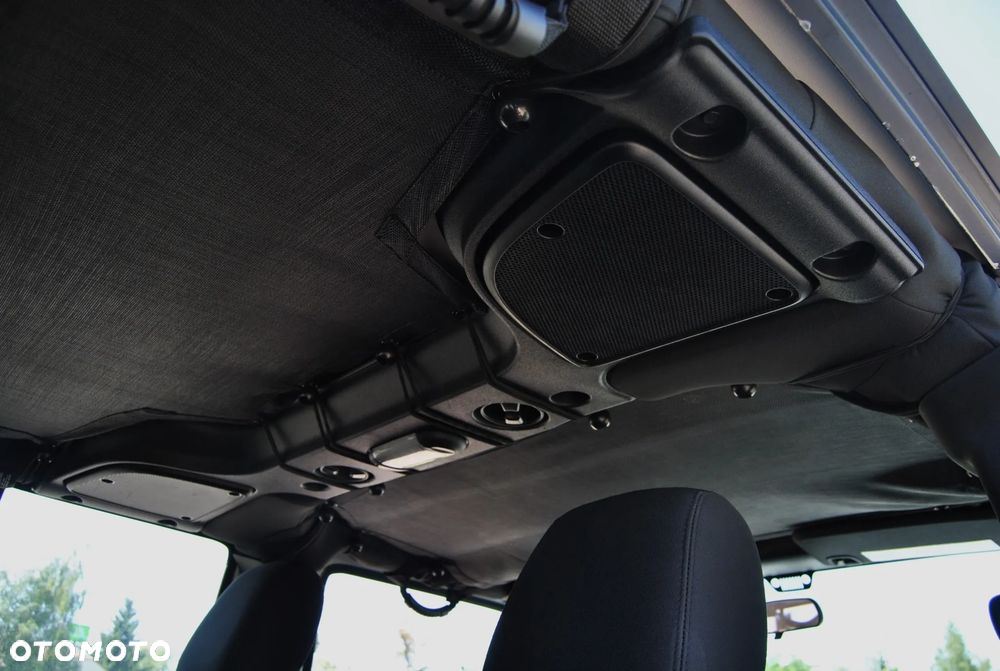 Jeep Wrangler - 13