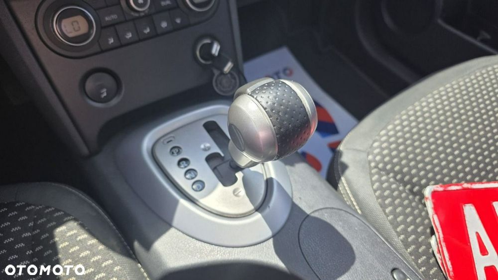 Nissan Qashqai - 14