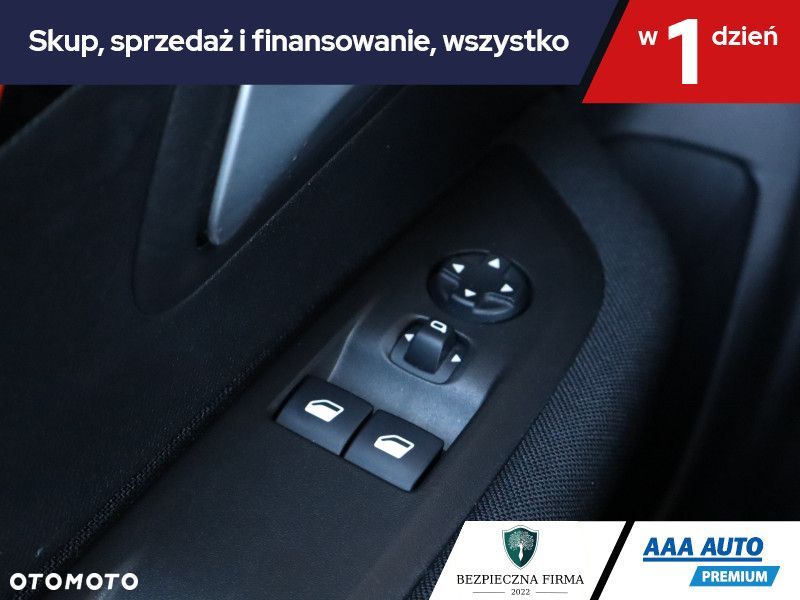 Peugeot 208 - 19