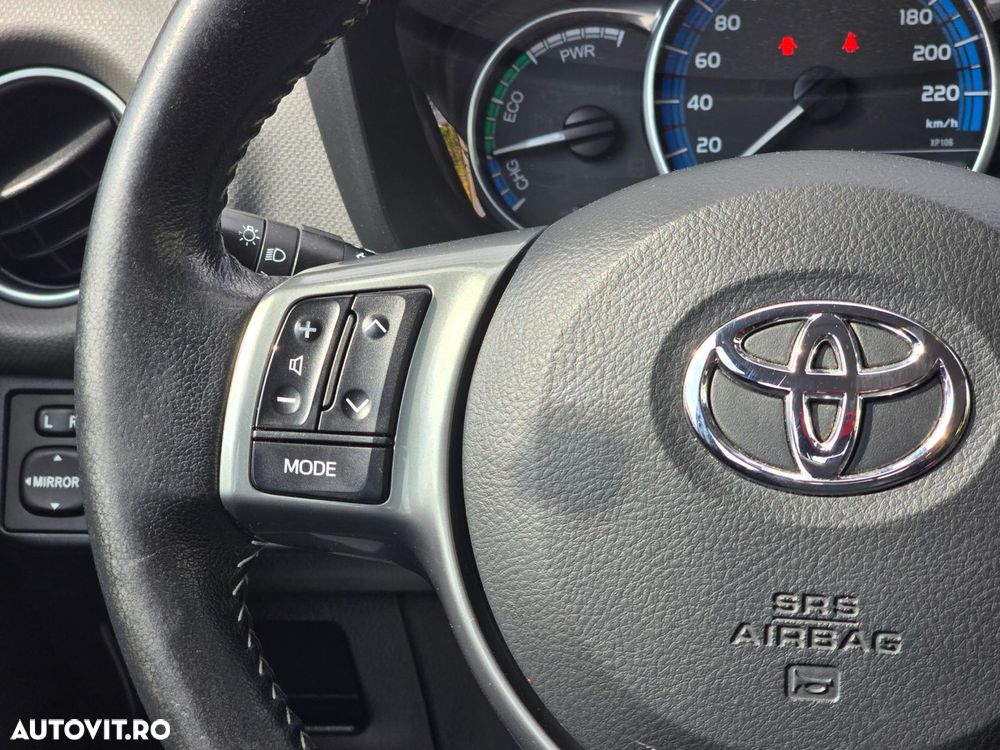 Toyota Yaris - 11