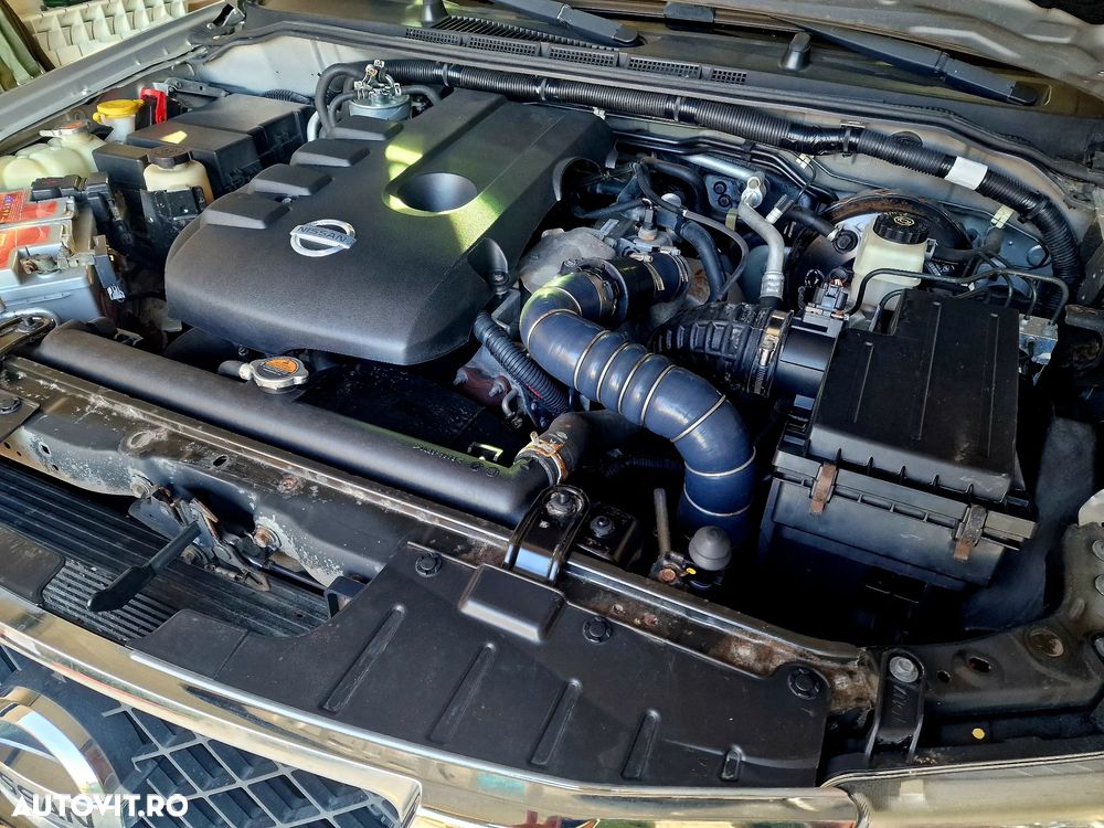 Nissan Pathfinder - 12