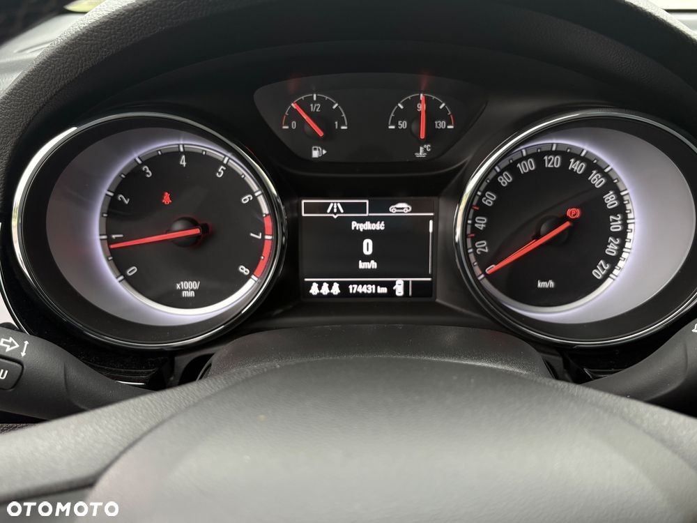 Opel Astra 1.4 T Dynamic - 23