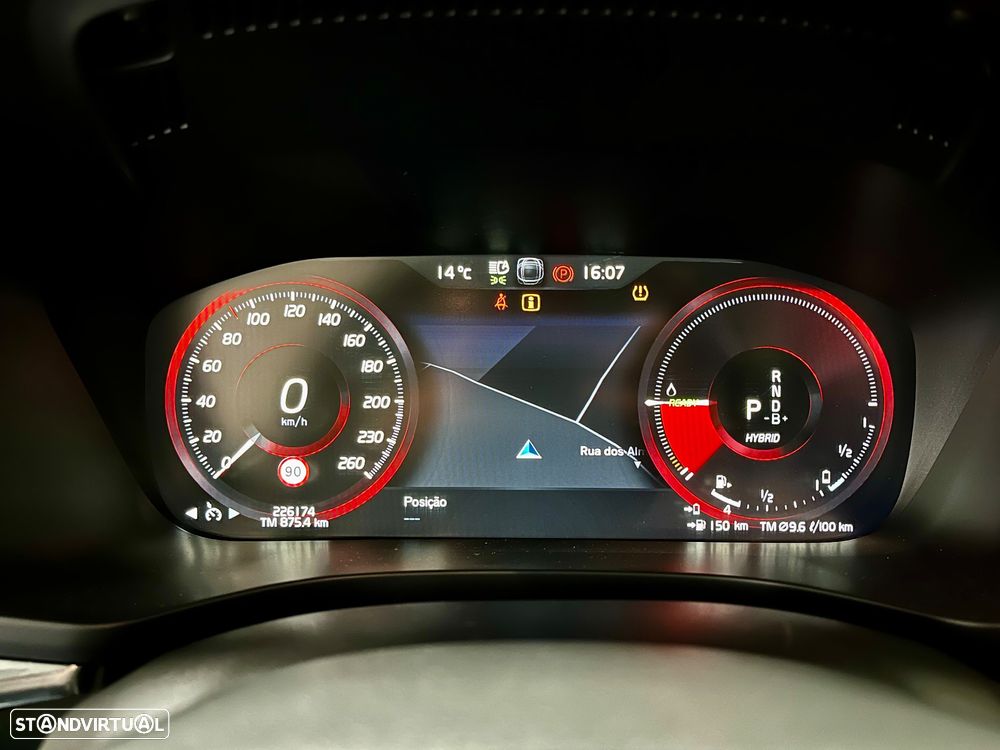 Volvo XC 60 2.0 T8 PHEV Momentum Plus AWD - 21