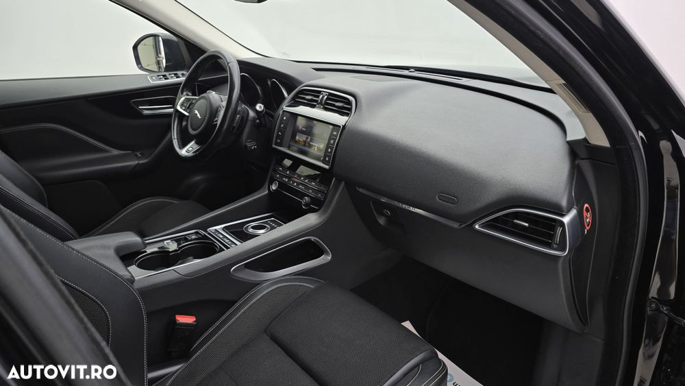 Jaguar F-Pace - 19