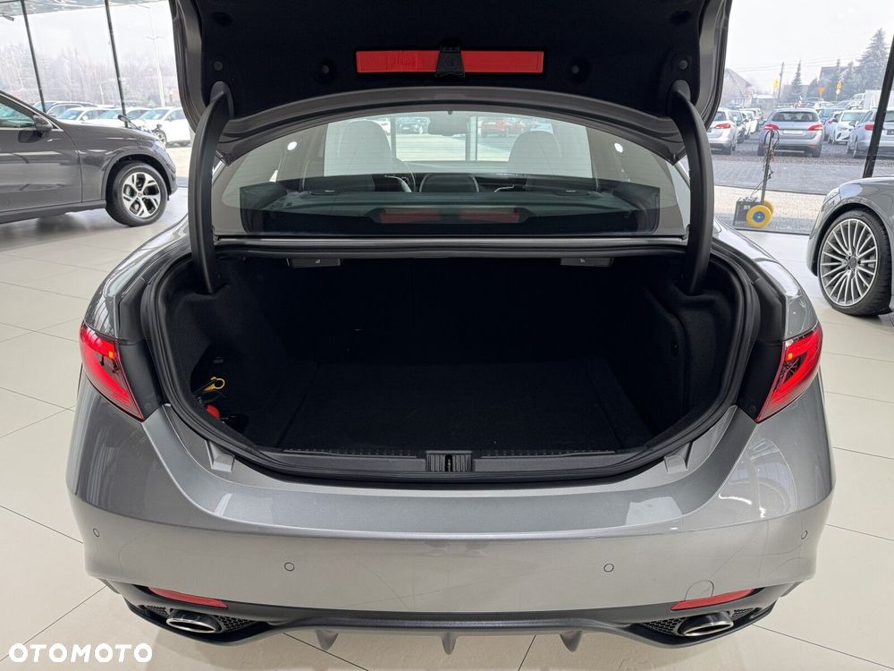 Alfa Romeo Giulia 2.0 Turbo Veloce Q4 - 17