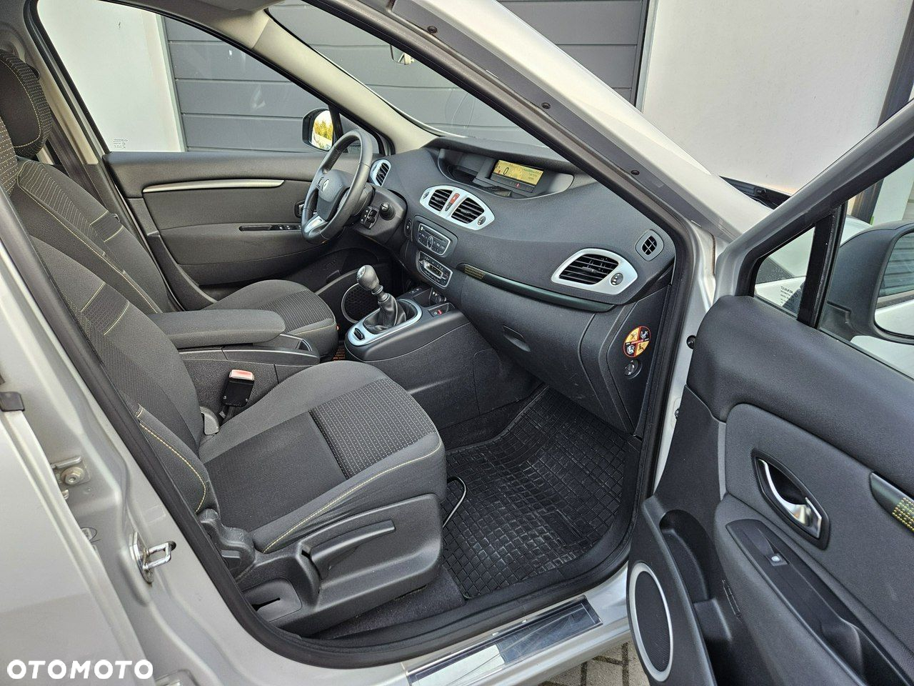 Renault Scenic 1.4 16V TCE Privilege - 29