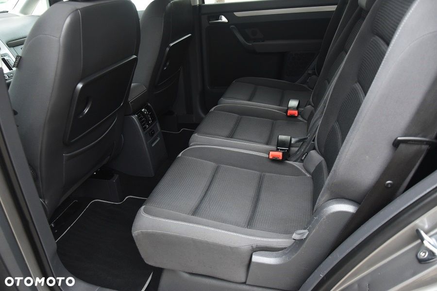 Volkswagen Touran 2.0 TDI DPF BlueMotion Technology Comfortline - 15