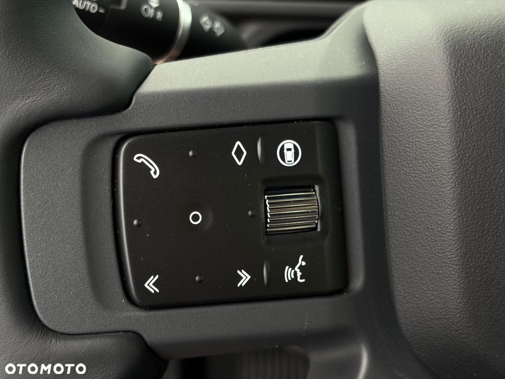 Land Rover Defender - 28