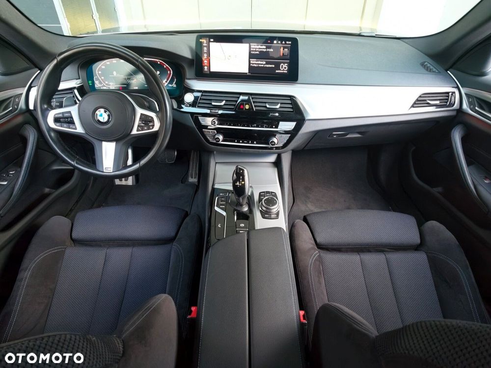BMW Seria 5 520d xDrive MHEV M Sport sport - 8