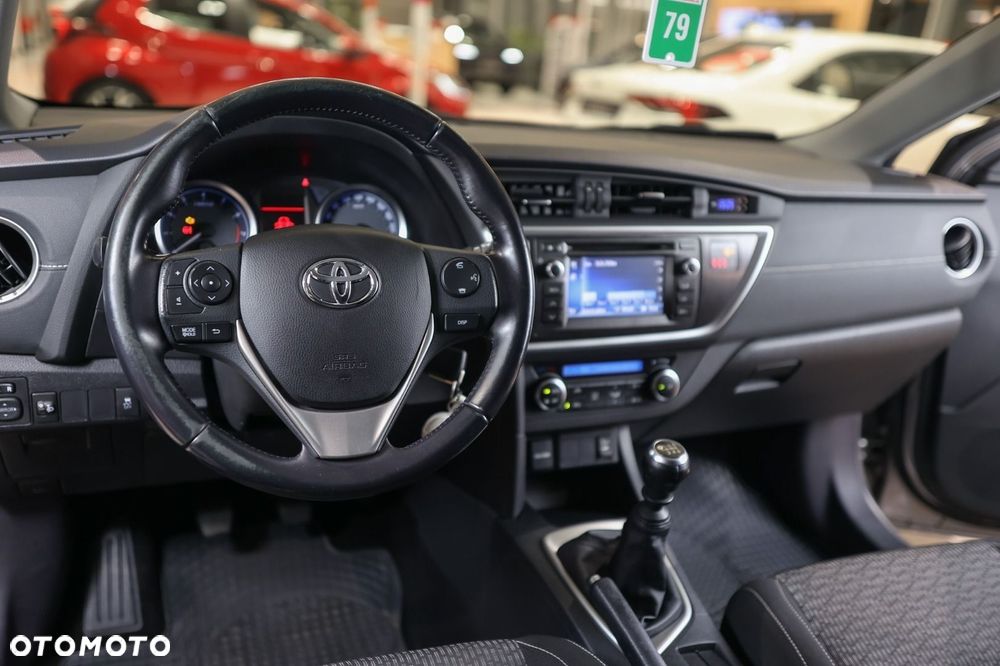 Toyota Auris - 16