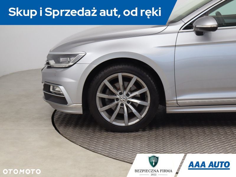 Volkswagen Passat - 14