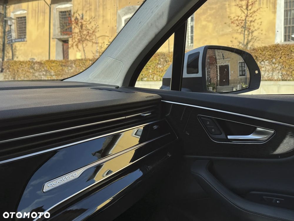 Audi Q7 55 TFSI quattro tiptronic - 25