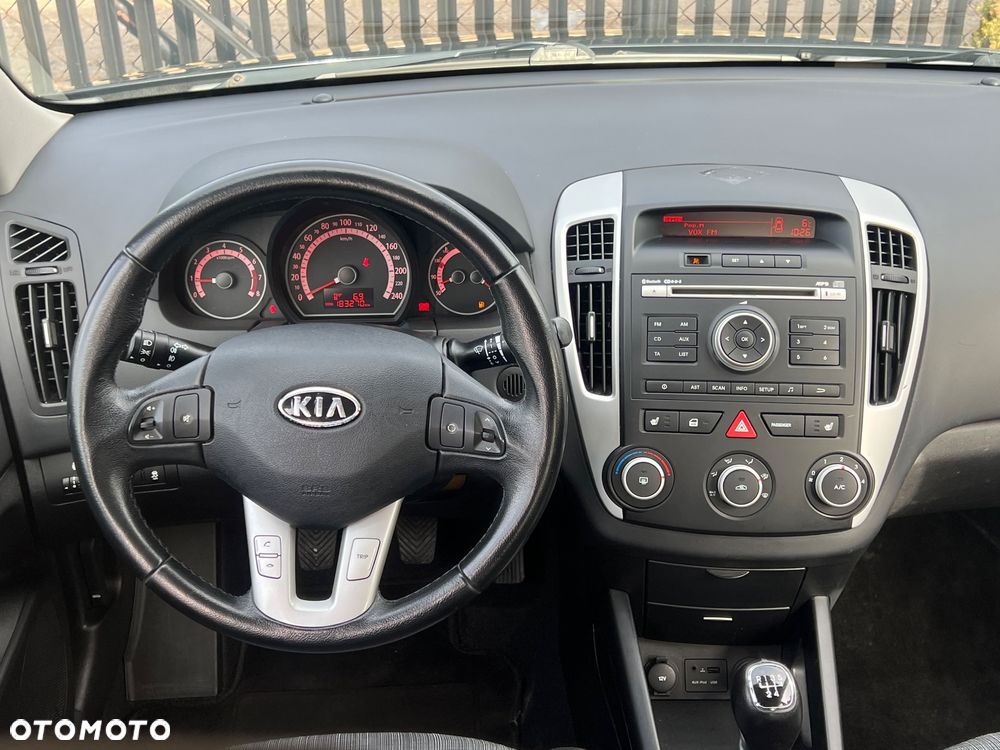 Kia Ceed 1.4 CVVT LX Basis - 9