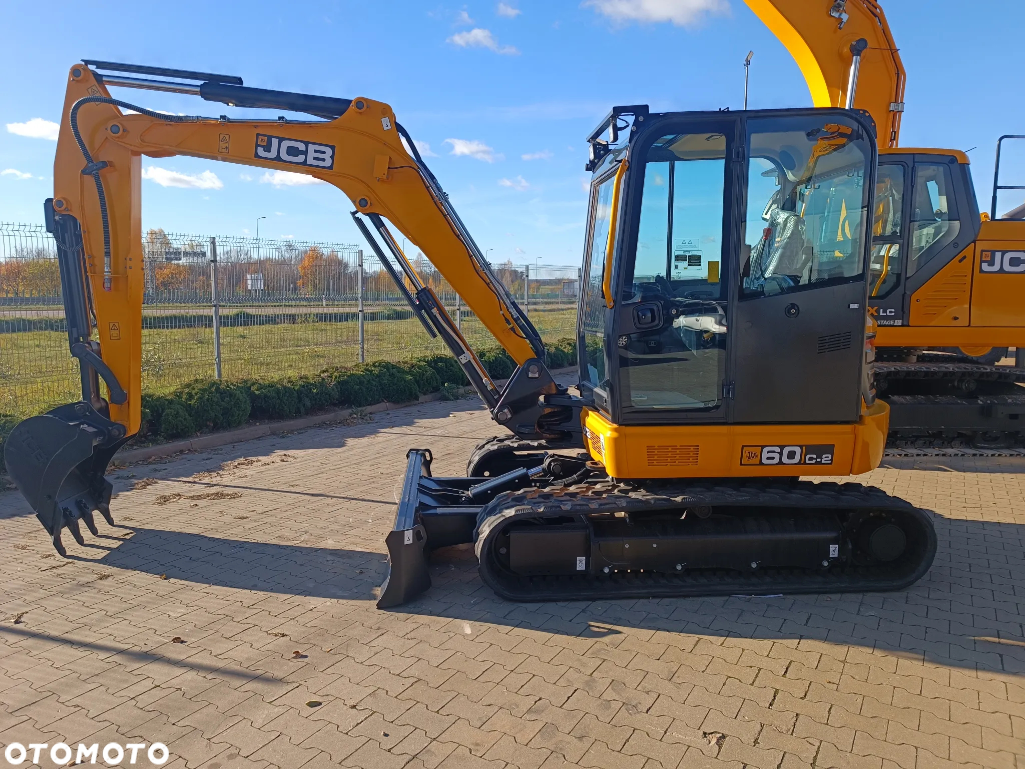 JCB 60C-2 - 3