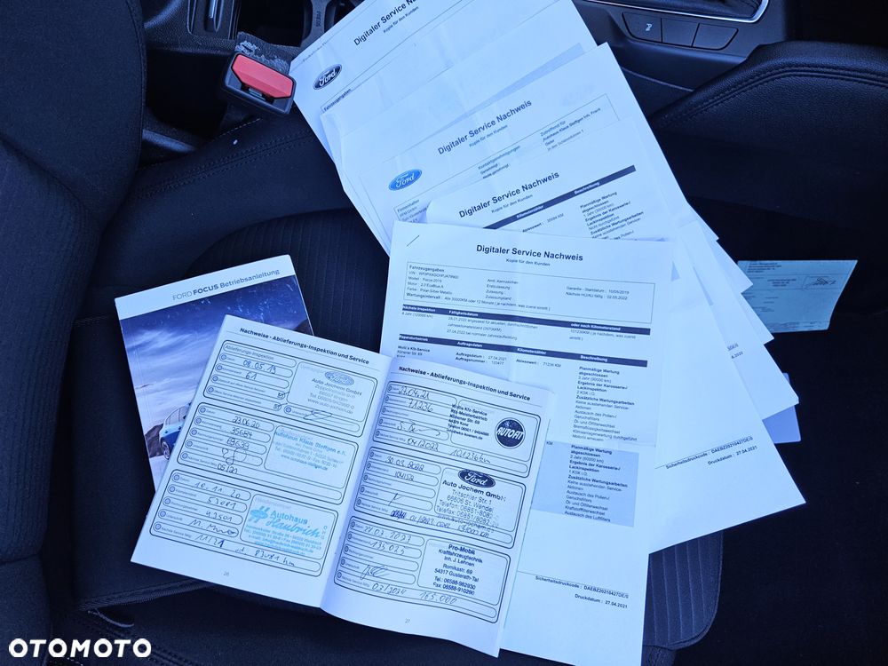 Ford Focus 2.0 EcoBlue Start-Stopp-System TITANIUM - 25