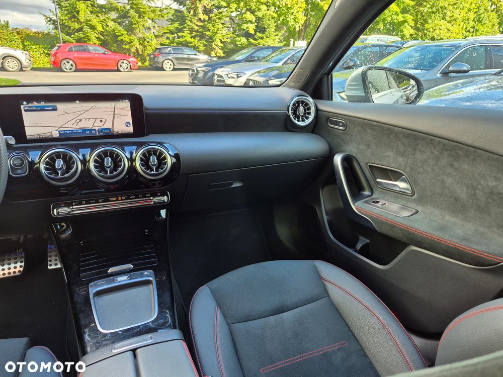 Mercedes-Benz Klasa A 200 AMG Line 7G-DCT - 24