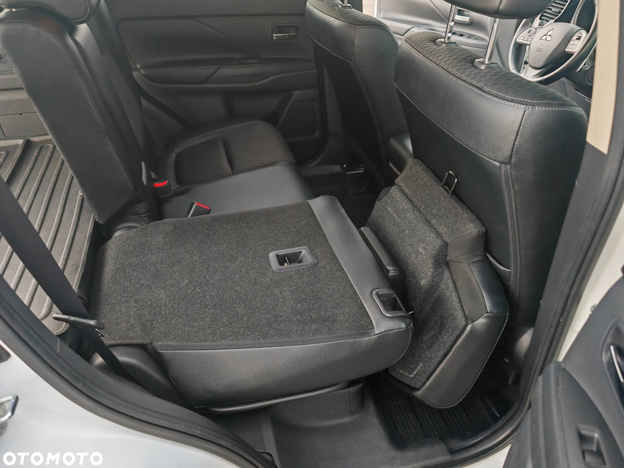 Mitsubishi Outlander 2.0 Instyle + 4WD CVT - 17