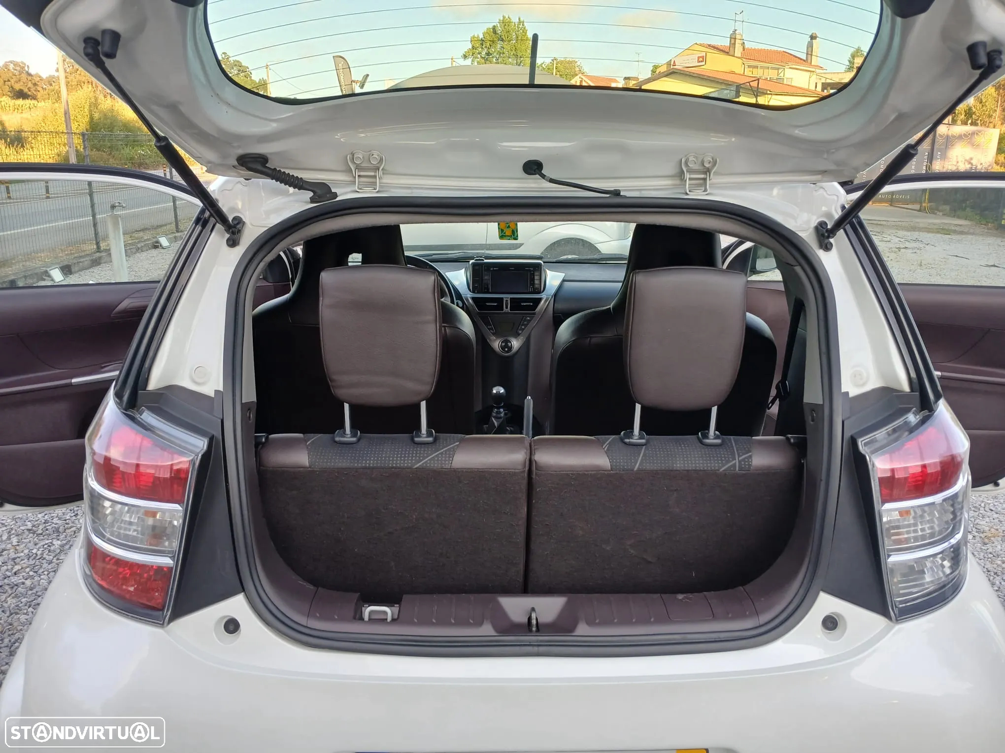 Toyota iQ 1.0 VVT-i - 7