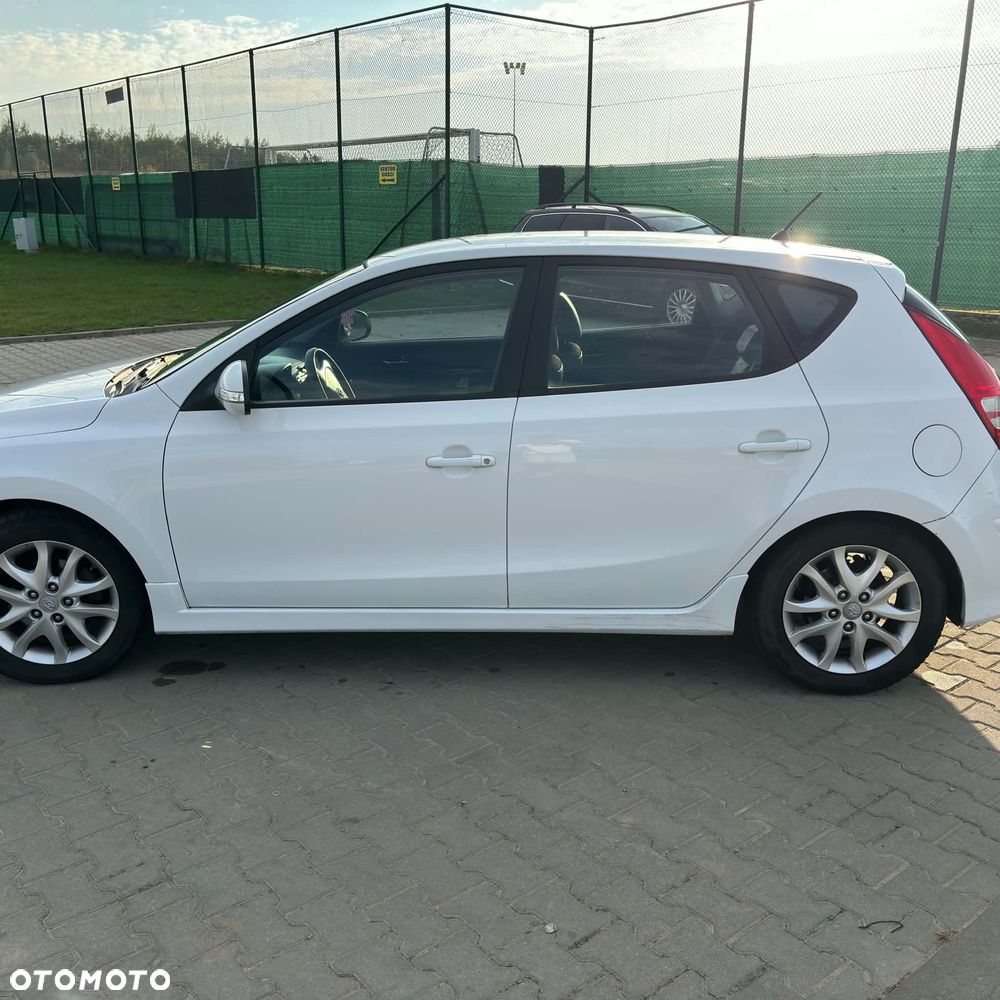 Hyundai I30 2010 photo 3