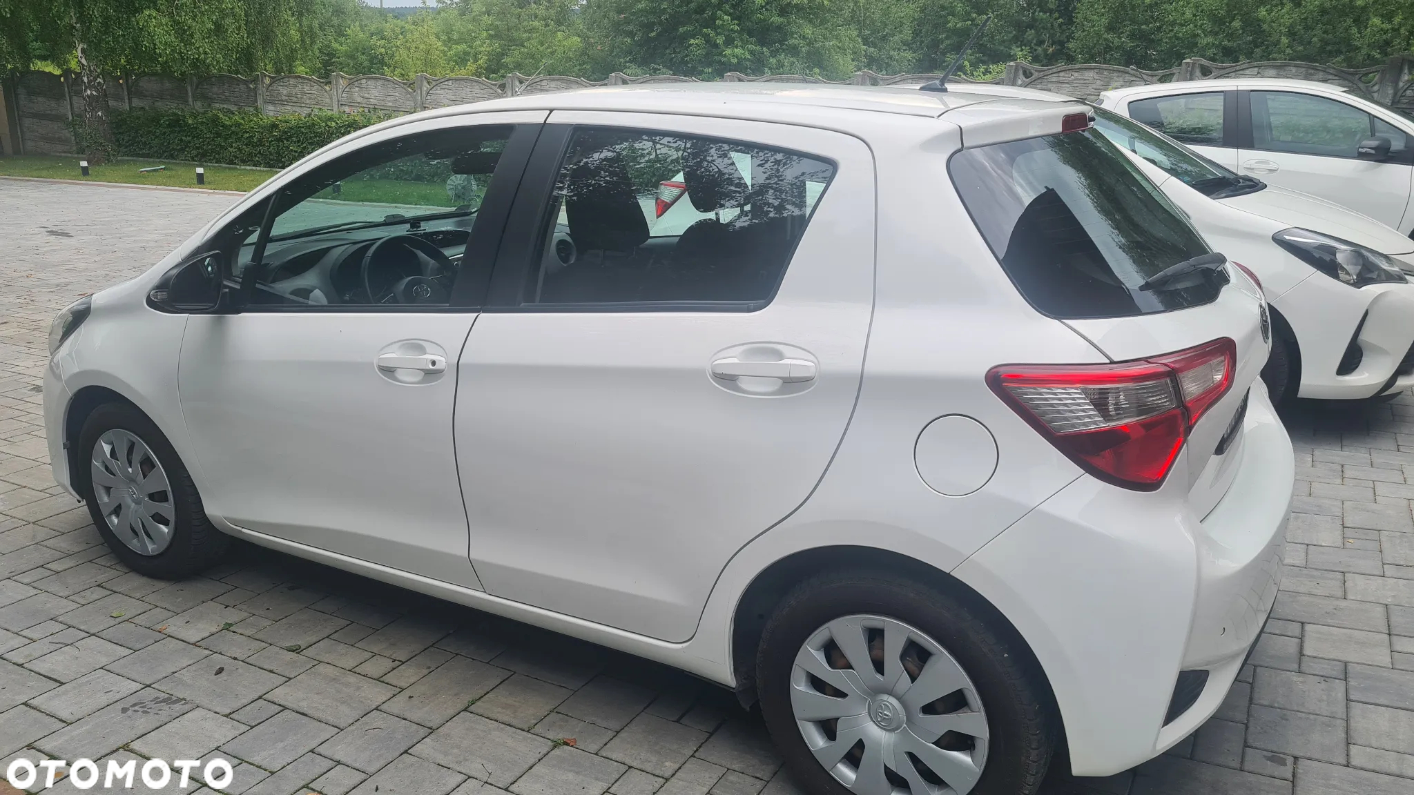 Toyota Yaris Hybrid 100 Dynamic - 12