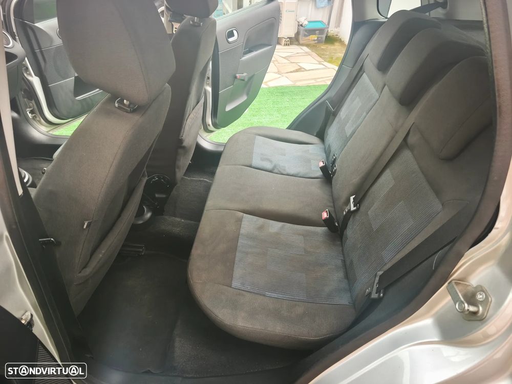 Ford Fiesta 1.25 Ambiente - 15