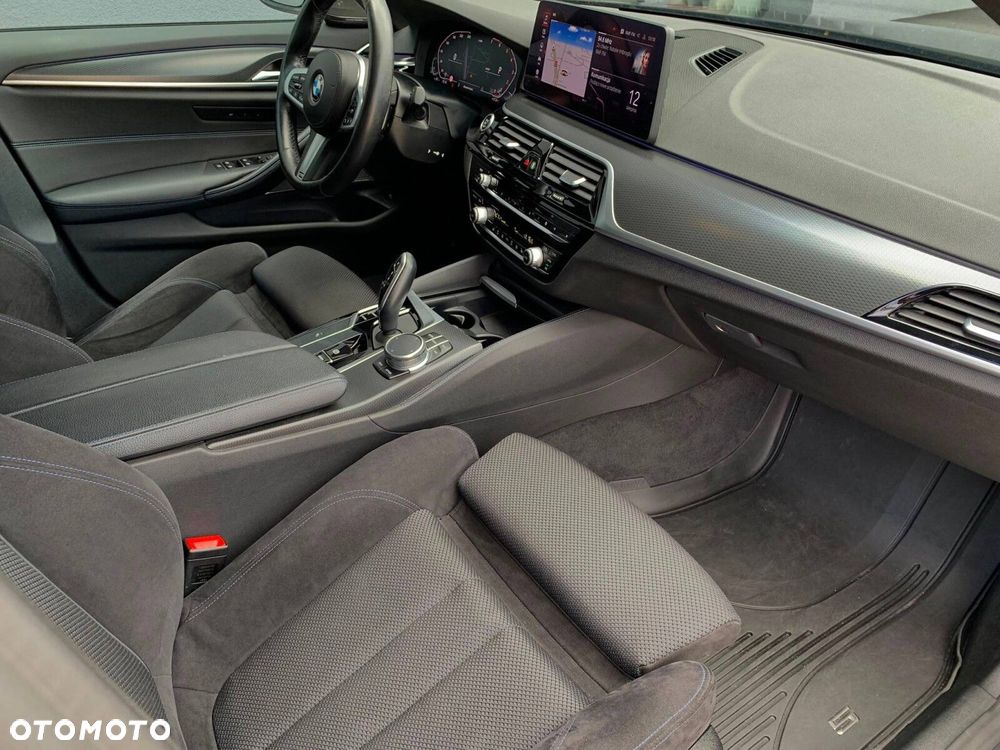 BMW Seria 5 530i xDrive M Sport sport - 13