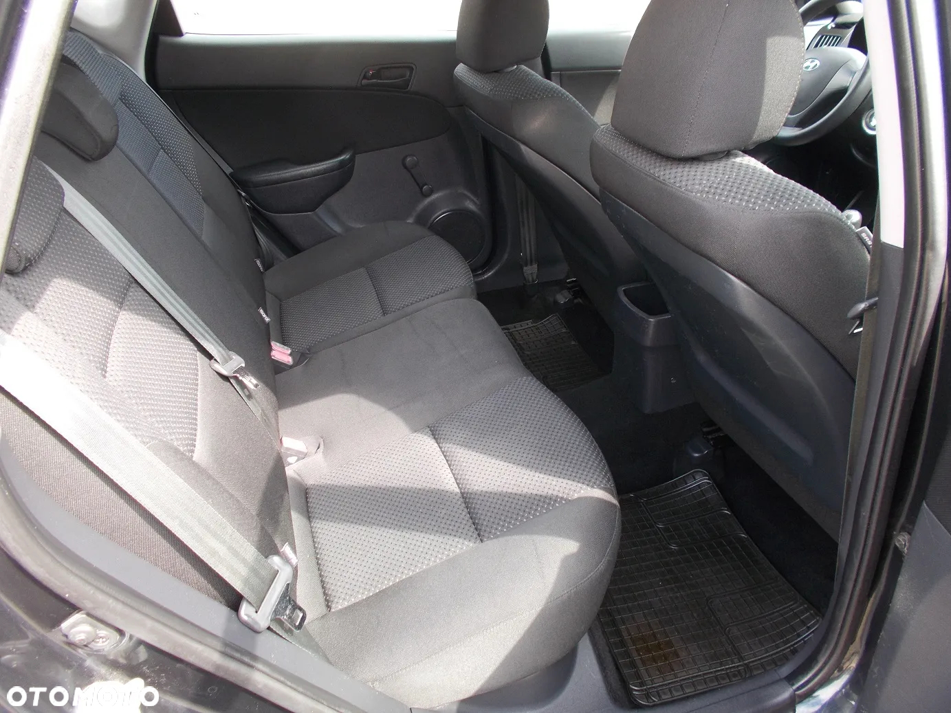 Hyundai i30 1.6 CRDi Classic + - 15
