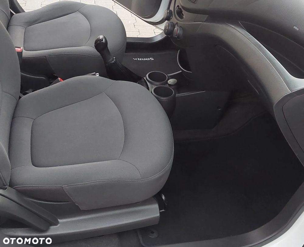 Chevrolet Spark 1.0 - 25