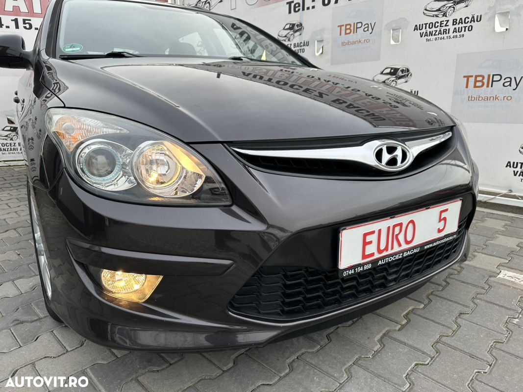 Hyundai i30 i30cw 1.6 blue Classic - 14
