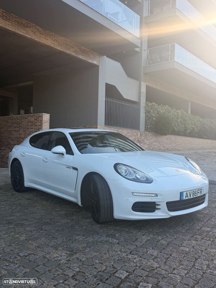 Porsche Panamera - 1