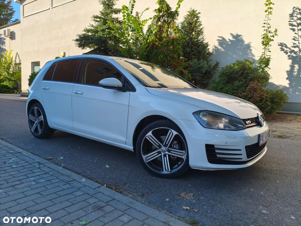 Volkswagen Golf 1.6 TDI BlueMotion Technology Cup - 19