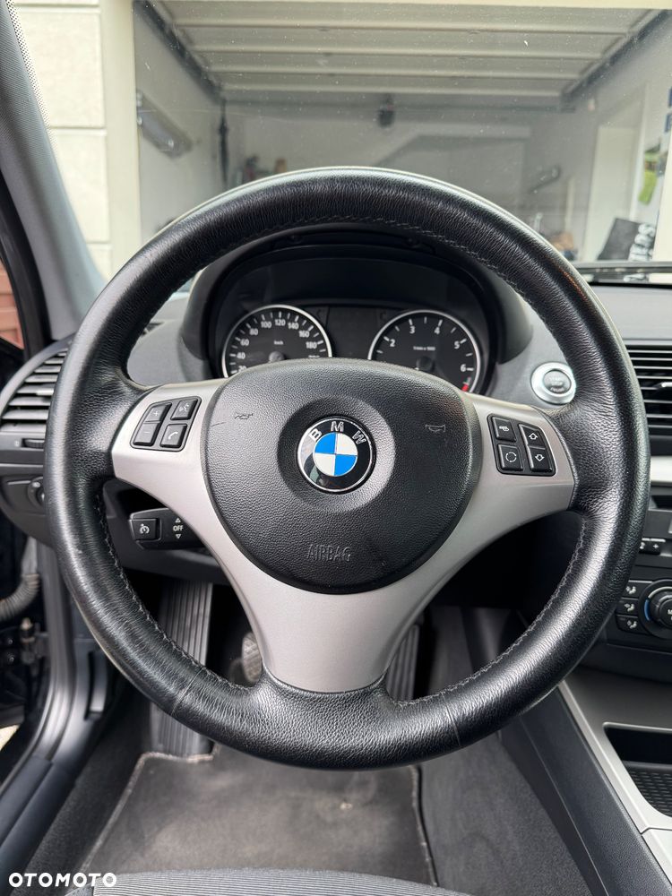 BMW Seria 1 120i - 14