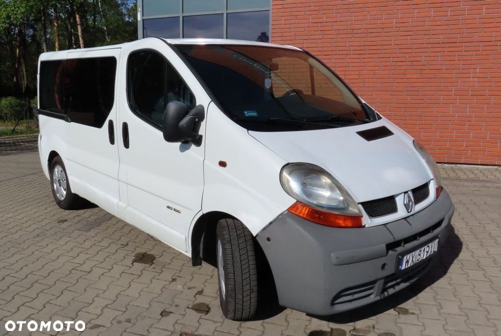 Renault Trafic Passenger - 2