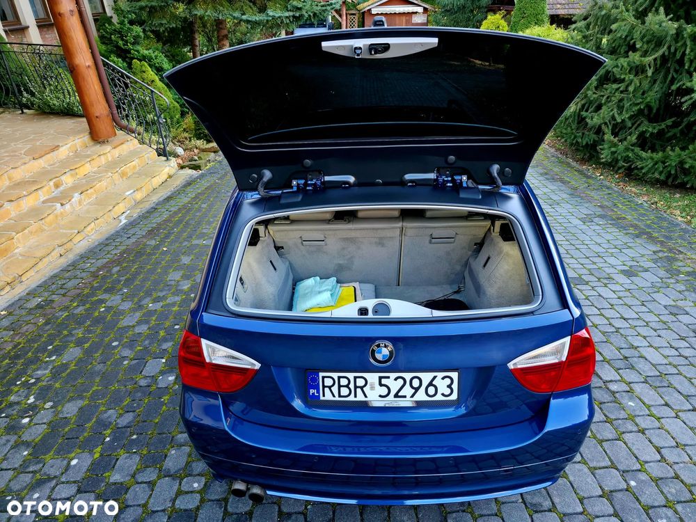 BMW Seria 3 325i - 14